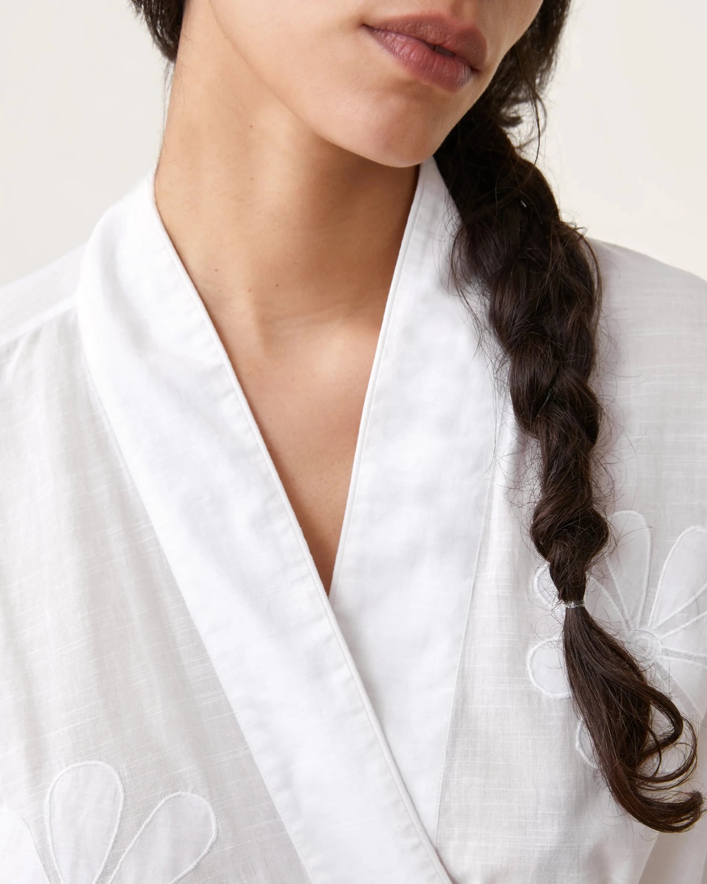 Kimono Haby broderies fleurs blanches - Scarlette Ateliers