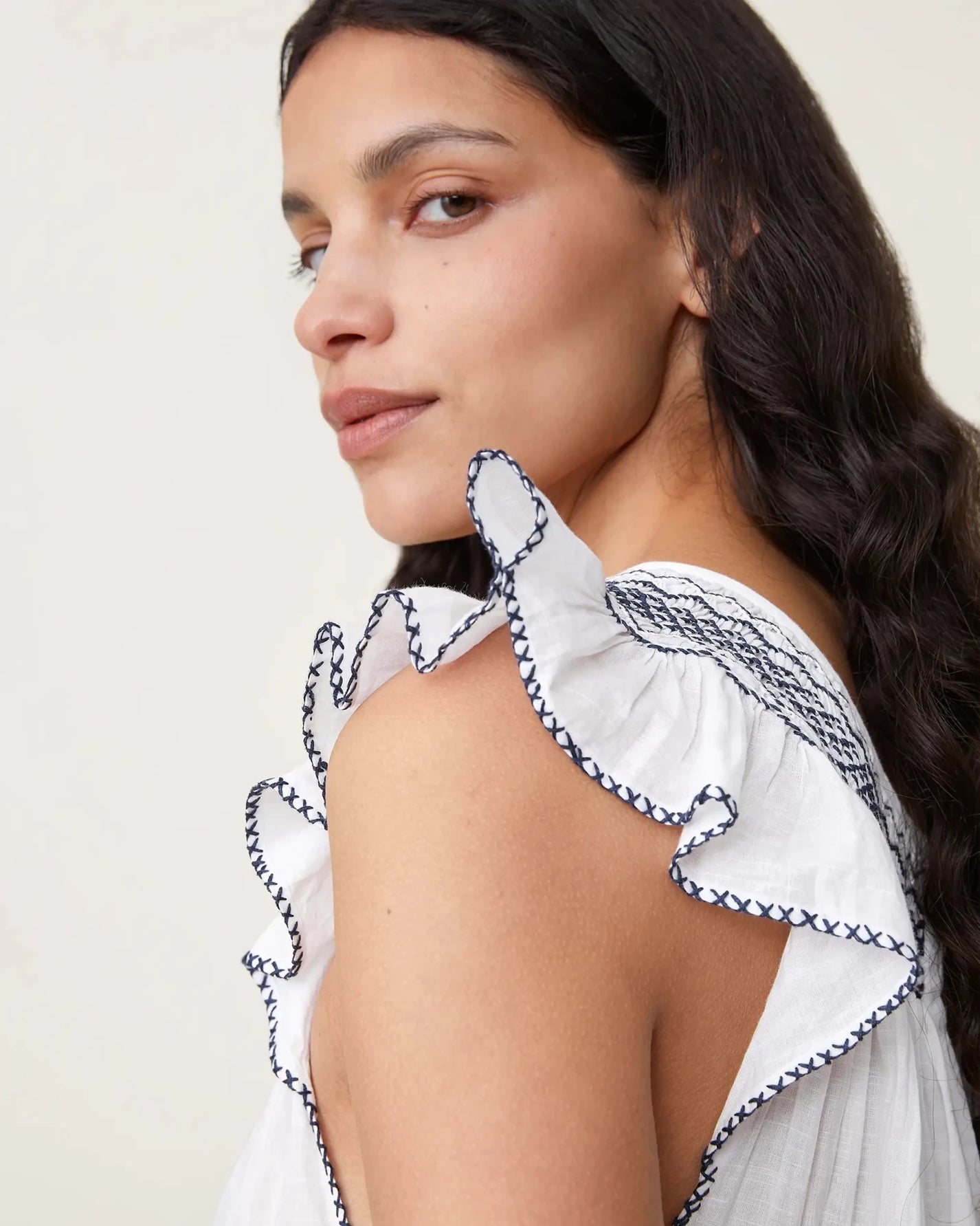 Robe de nuit Dona blanche broderies navy - Scarlette Ateliers